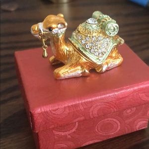Mini Gold Camel Trinket! RARE!